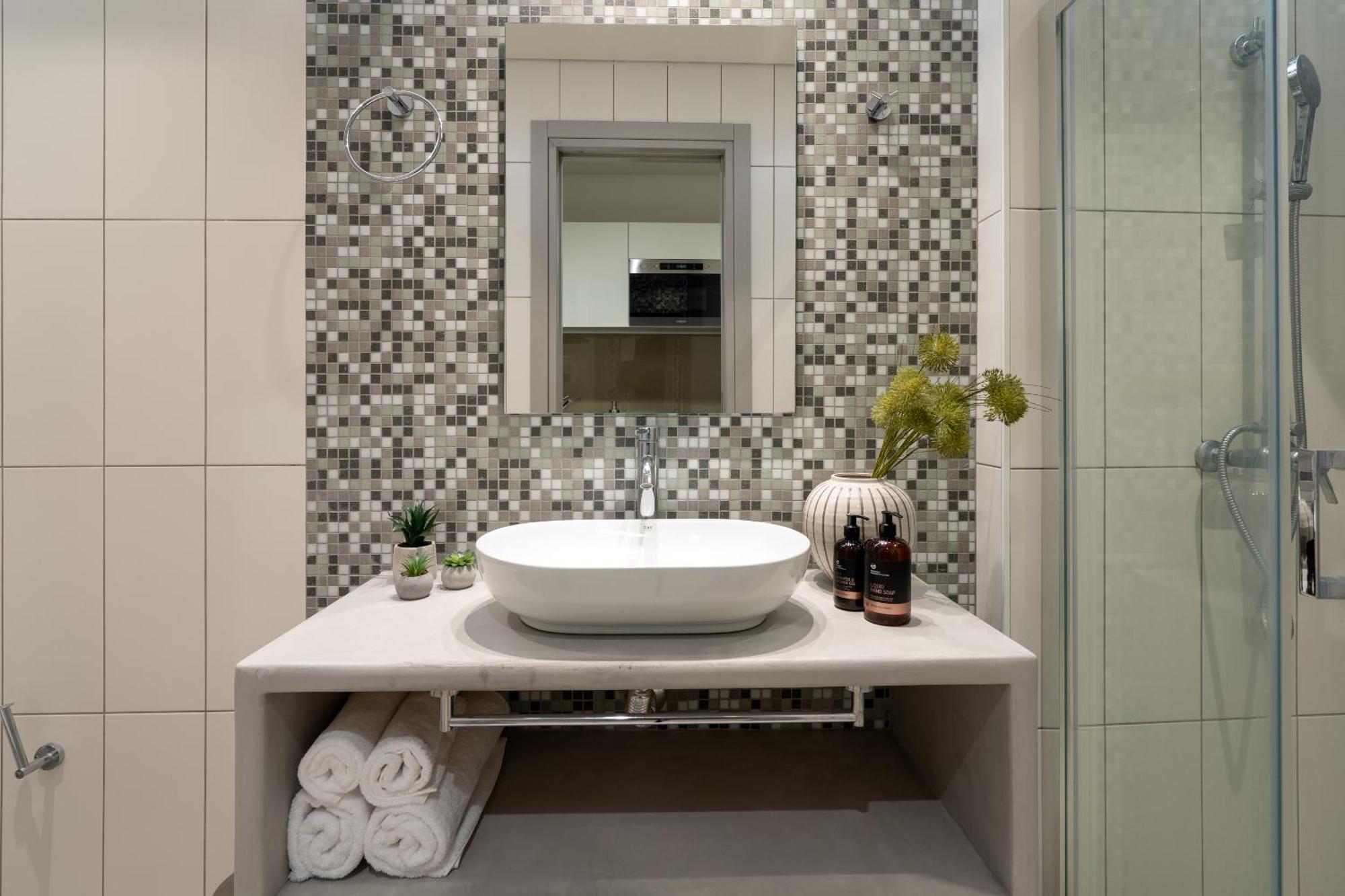 Classy 103 Studio Apartment In The Heart Of Атина Екстериор снимка