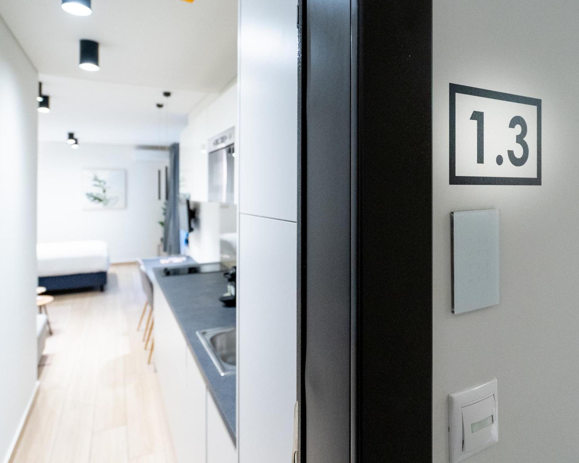Classy 103 Studio Apartment In The Heart Of Атина Екстериор снимка